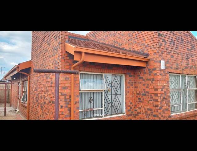 3 BEDROOM HOUSE FOR SALE IN TOKOZA